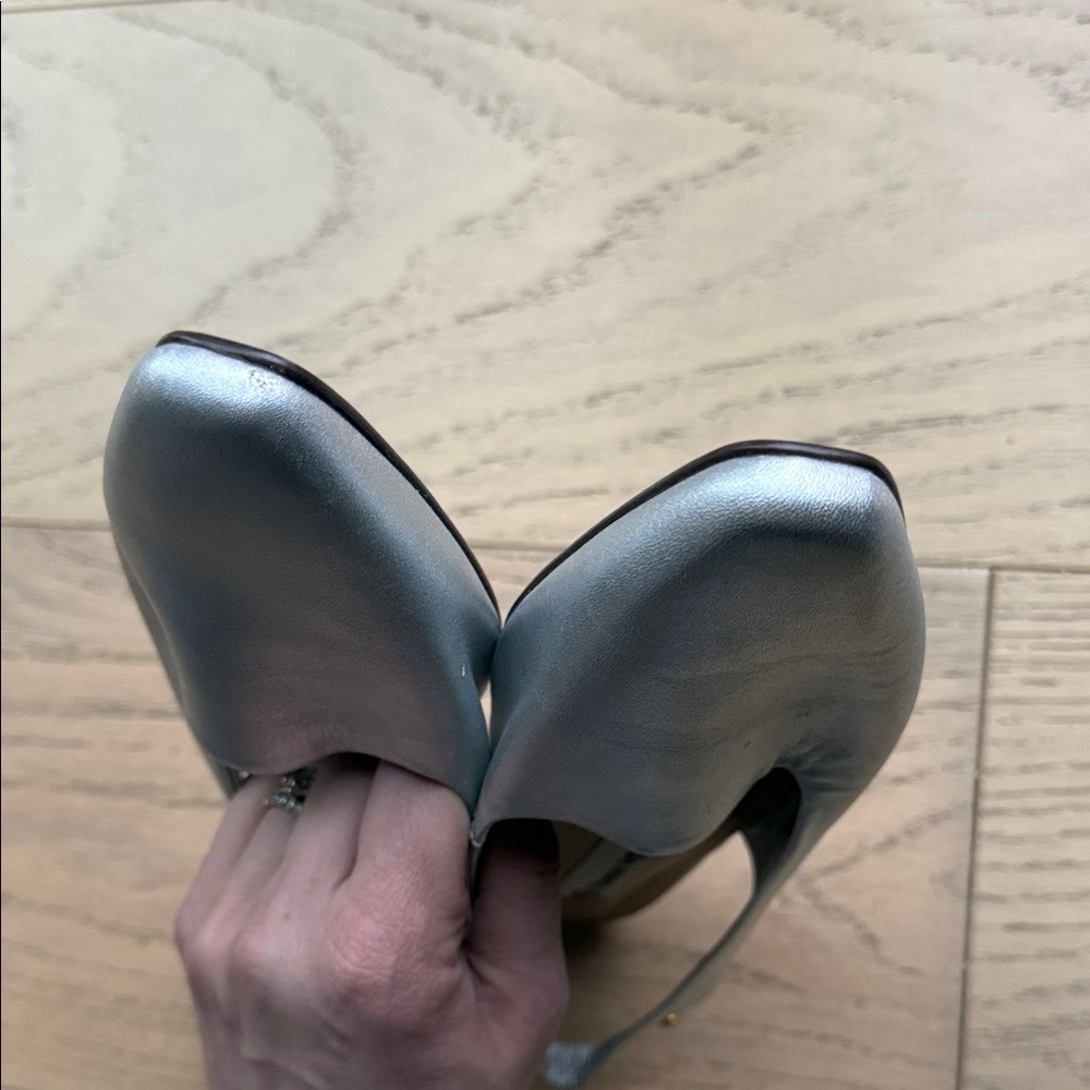 Etienne Aigner Silver Slingback Mules 7 - Picture 5 of 6